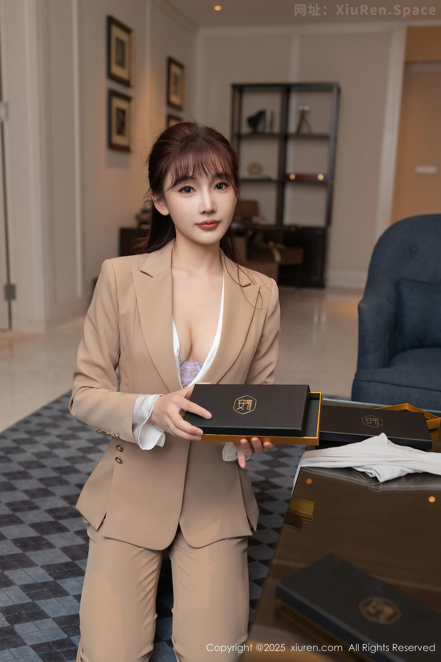 图片[6]-[XiuRen秀人网] VOL.9881 模特陆萱萱脱性感浅色西服露超薄肉丝秀柔美身姿迷人诱惑写真82P-秀人网官方网站